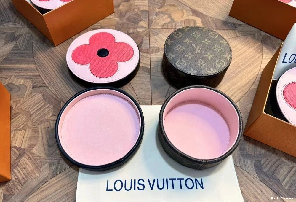 CASE CUSTOM EARRINGS ROUND LV 0806